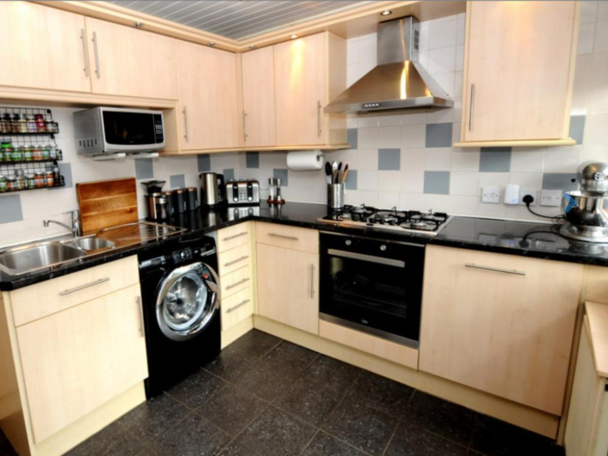 Cheerful One Bedroom Cottage With Parking Space. Glasgow Exteriér fotografie