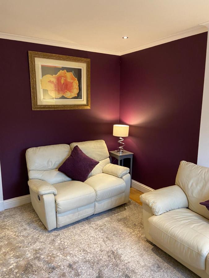 Cheerful One Bedroom Cottage With Parking Space. Glasgow Exteriér fotografie