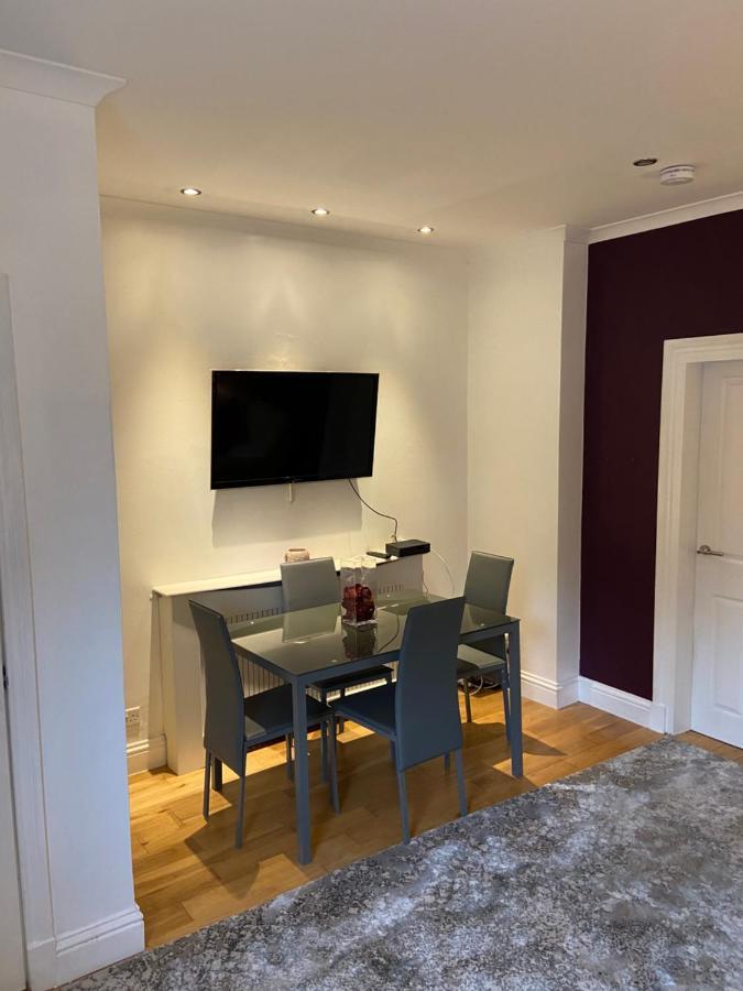 Cheerful One Bedroom Cottage With Parking Space. Glasgow Exteriér fotografie